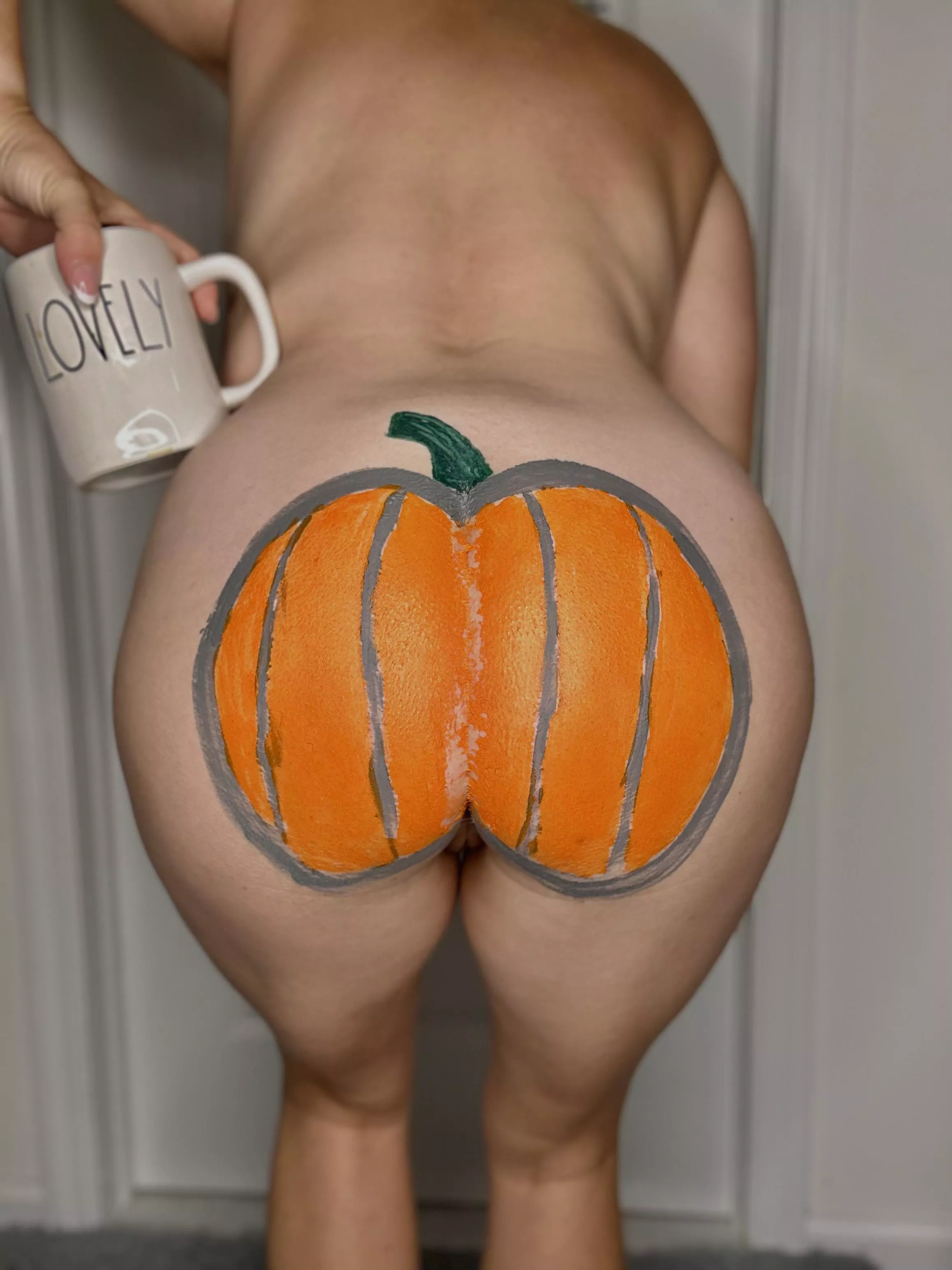 Trick or treat 🎃😘