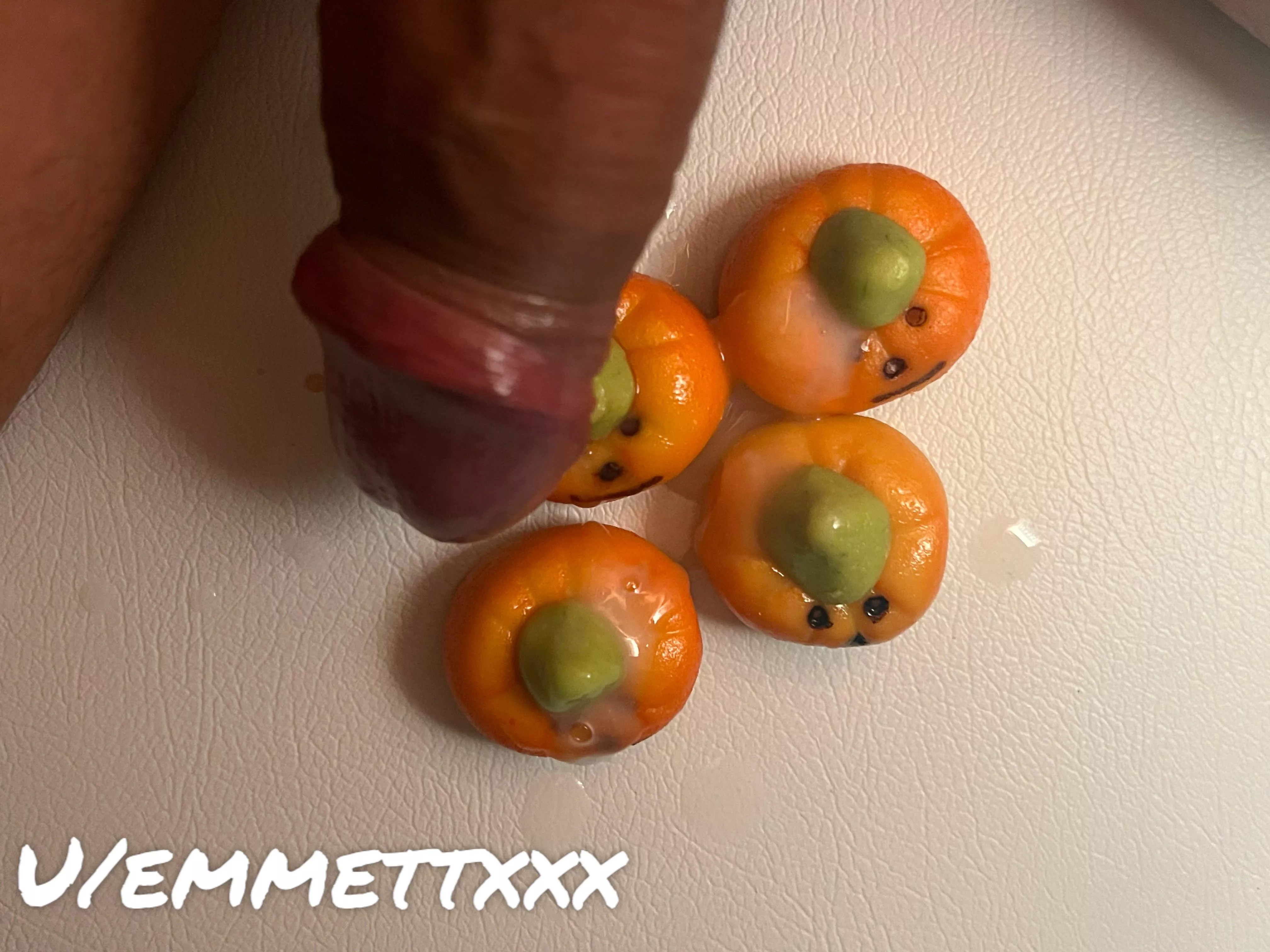 Trick or treat? 💦🍆 Happy Halloween 🎃