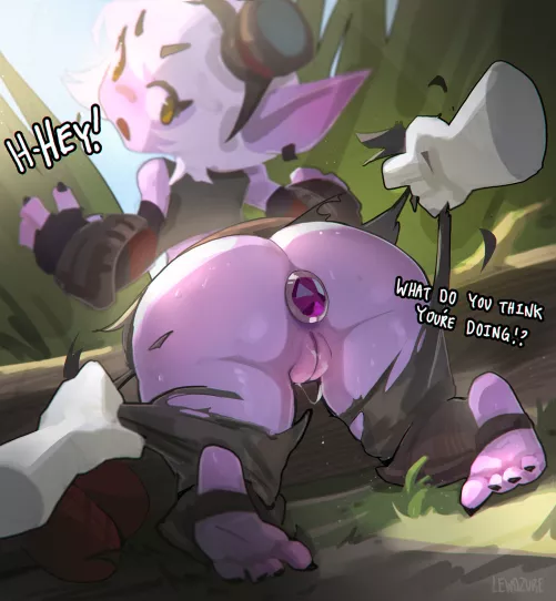 Tristana Gem Plug Exposed