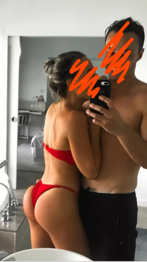 We are both horny AF today. looking to swap with other young couples...tele Lordmungo