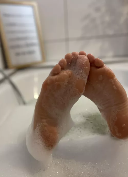 What are you doing for Halloween? Oh yeah, you‘ll suck my feet, won't you? 😈