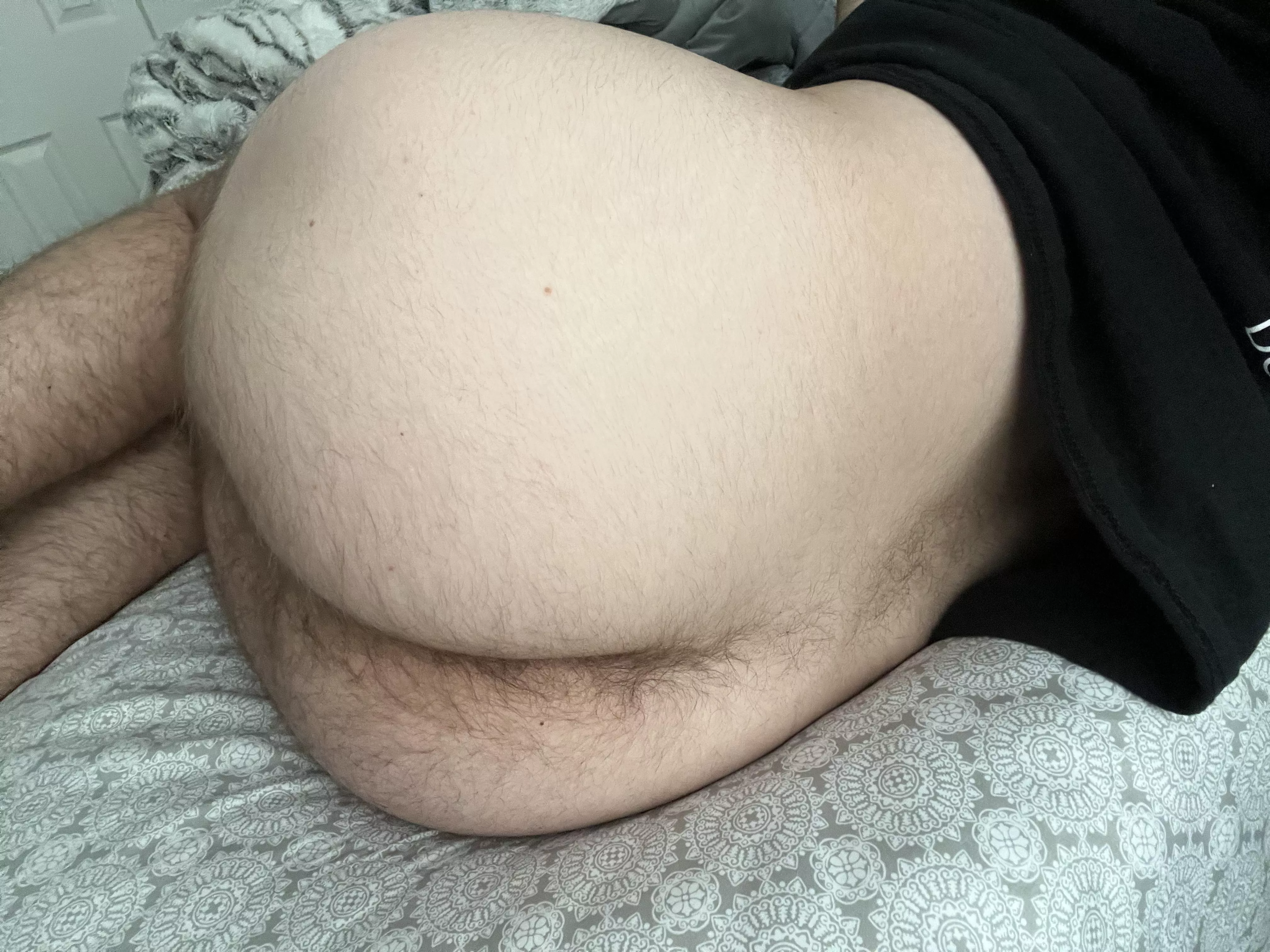 who wants a piece of my ass? 😉