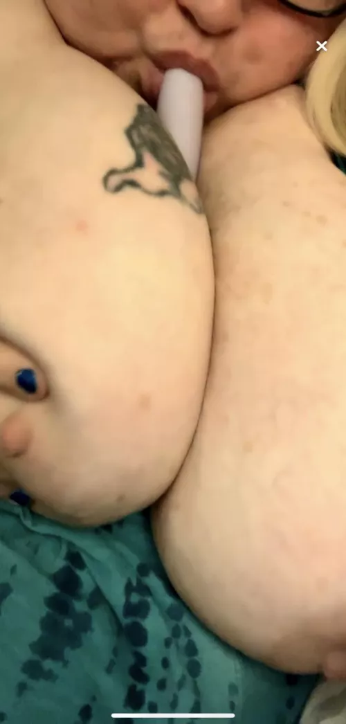 Who wants to tittyfuck this grandma of 2?