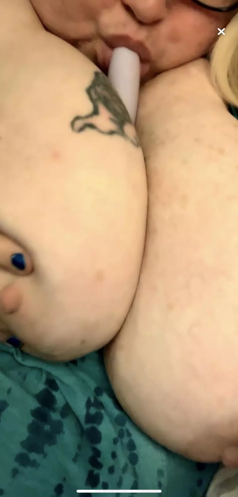 Who wants to tittyfuck this grandma of 2?