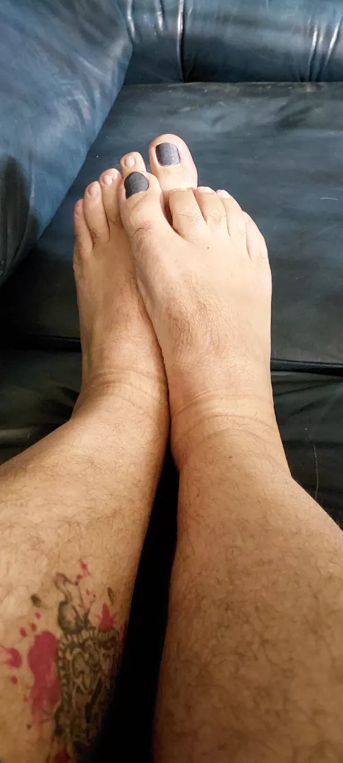 Who would like to join me on the couch for lunch?