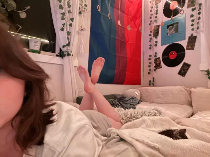 Will someone please tickle my toes?❤️