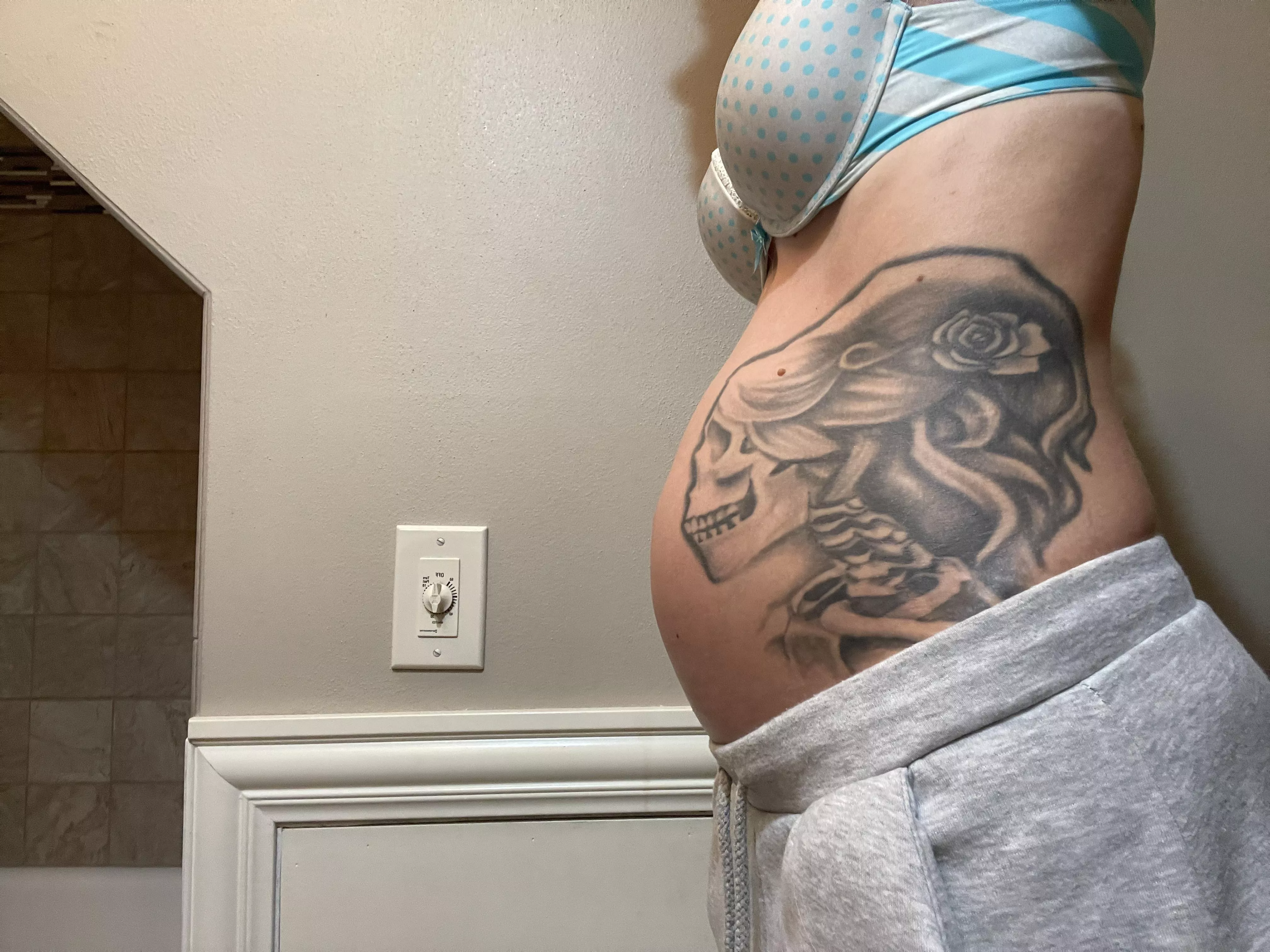 Wish I could lay in bed all day, Mondays suck!