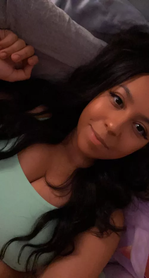 Would you cum on my pretty face 🥹🙏🏽