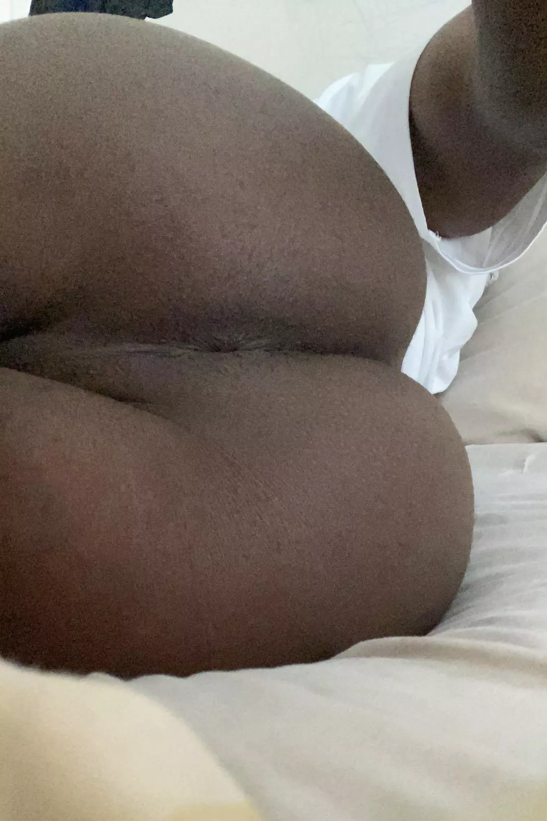 would you like a trick… or a treat 💦