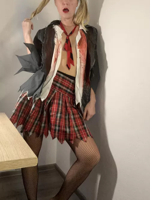 You’d fuck me on the desk. ?