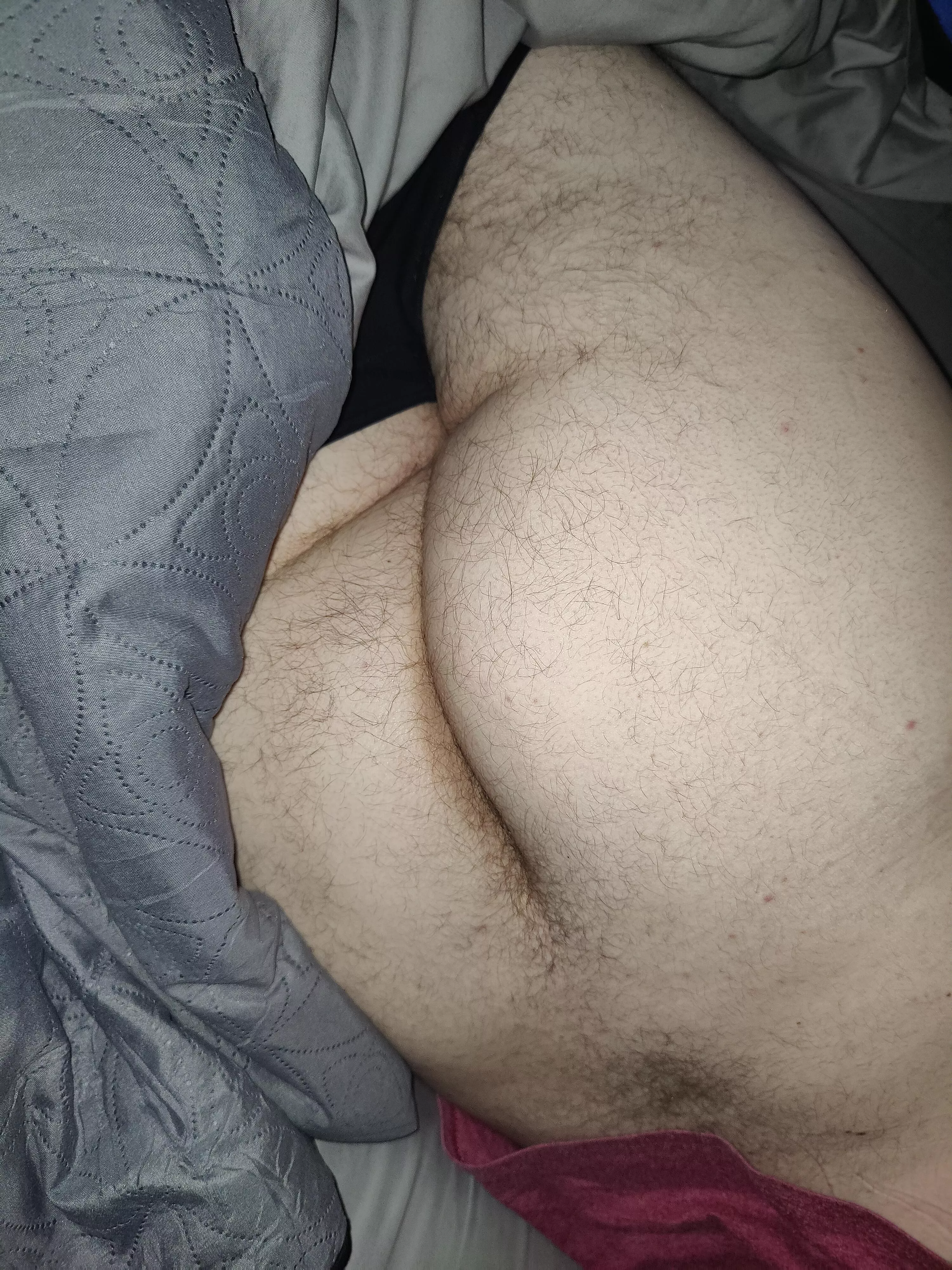 [26] First Post. What do you think of my virgin ass?