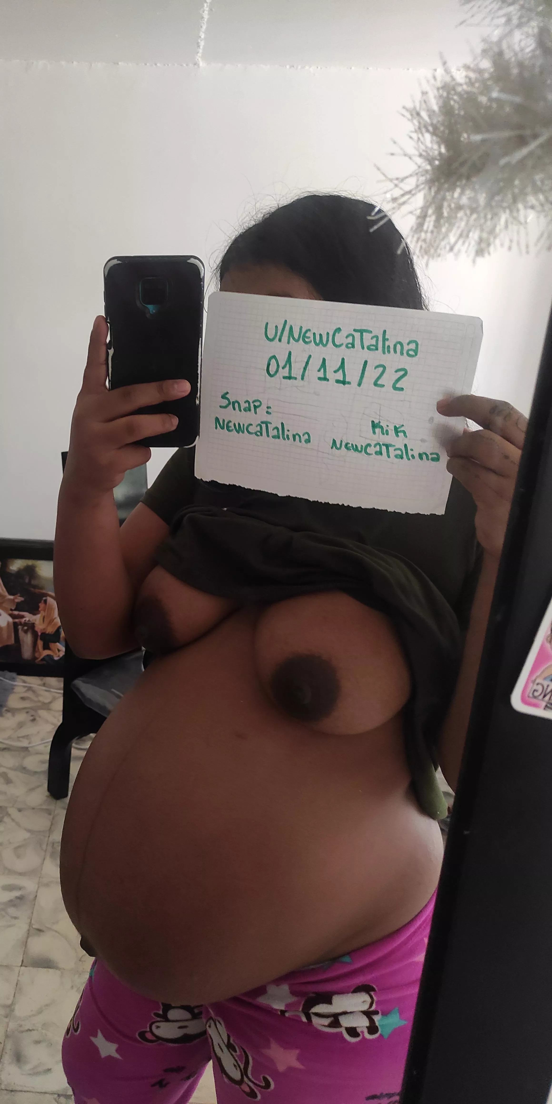 32 weeks, pregnancy has me very hot