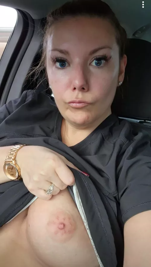 32F Married Nurse, I didn't realize the car next to me was watching