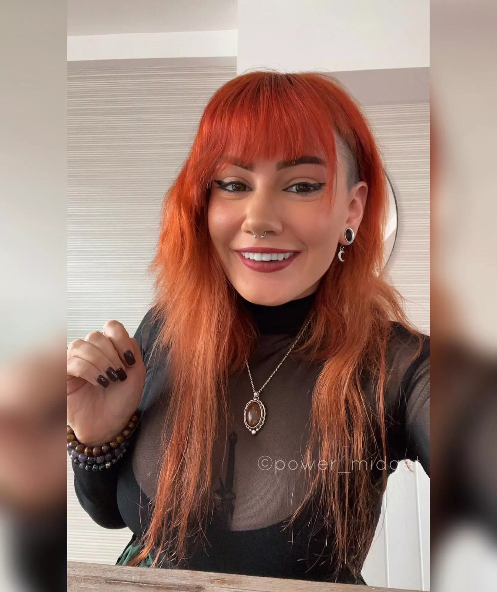 A cute selfie to say hi! 🖤