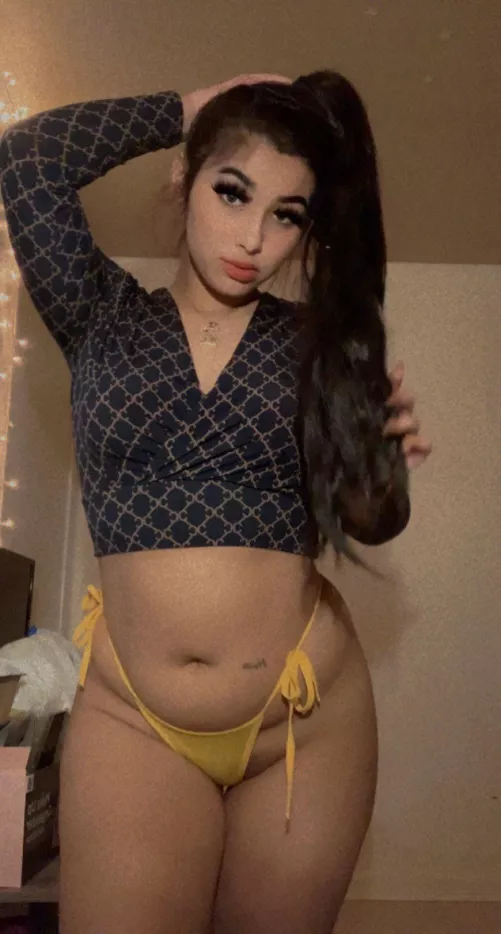 add my snap if you wanna videocall or sext <3 @miatay.03