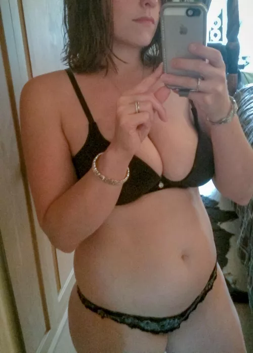 anyone want to stroke and cum to our wives? kik wrench789 send sample for reply! showoffs+ similarbody+ will show face if you do