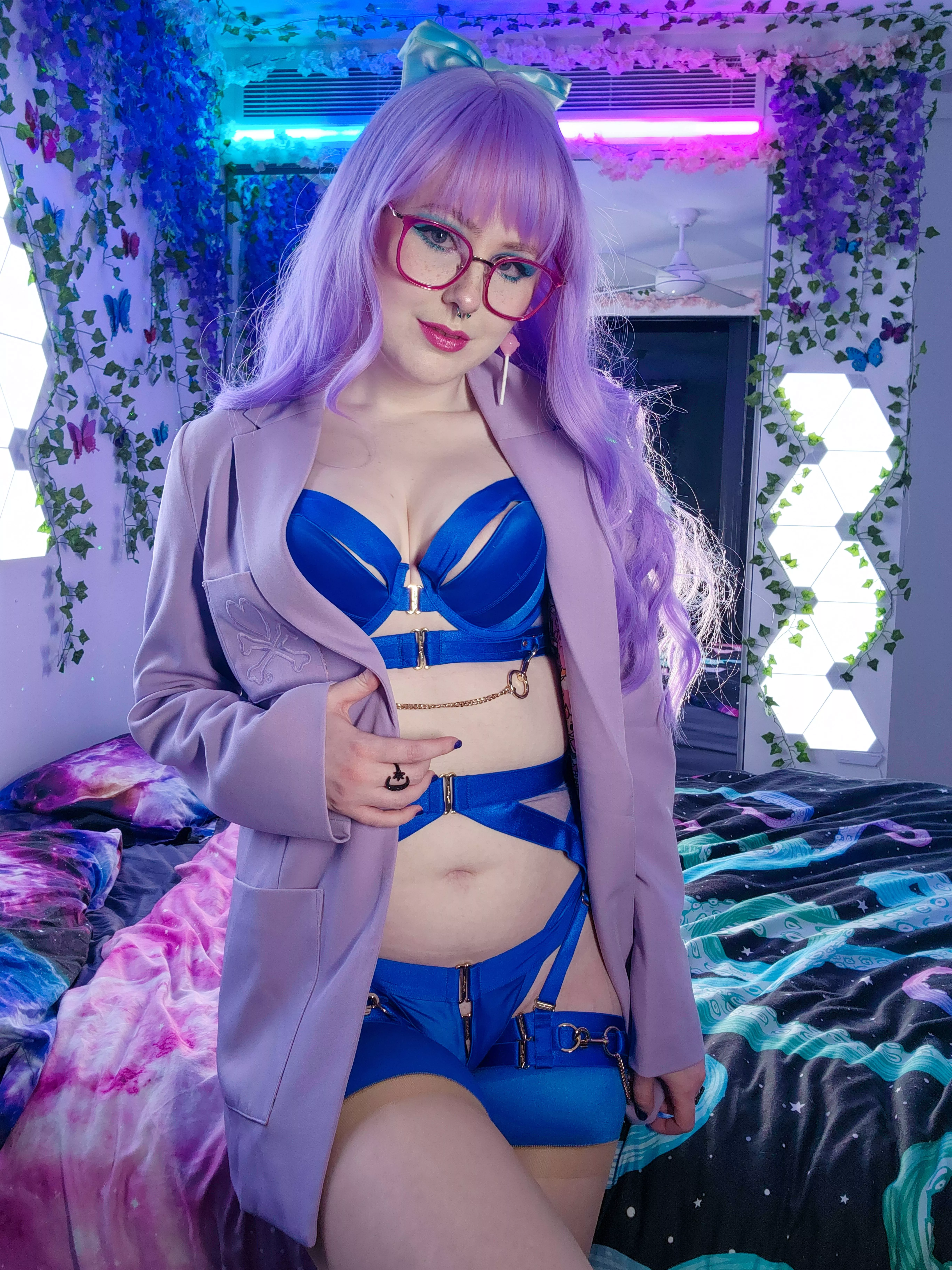 Businesswoman doing business things, wanna help?