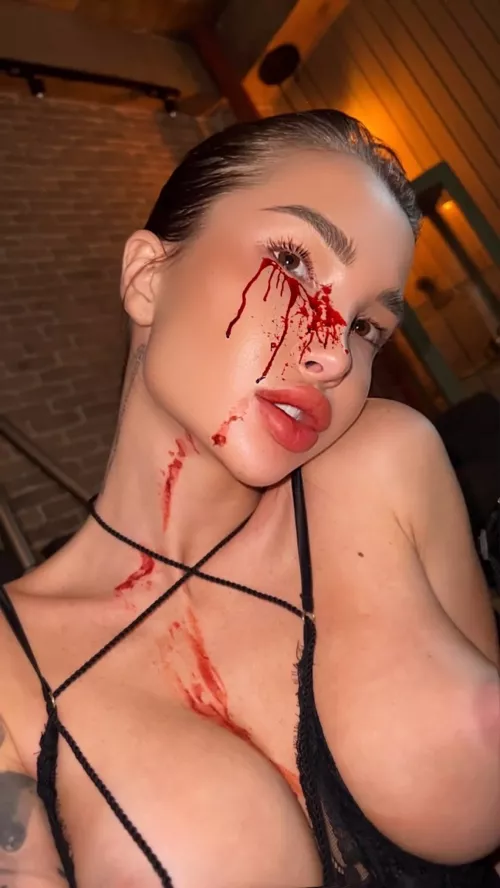 Can I be your asian vampire this halloween? 🎃