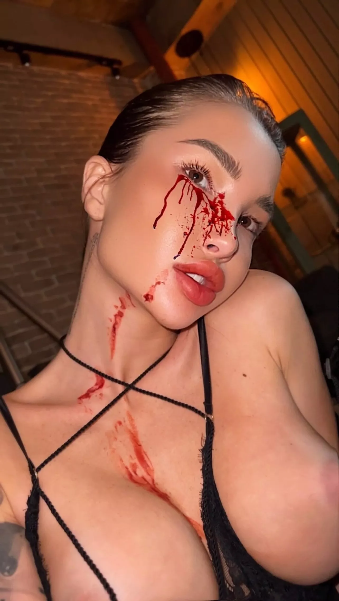 Can I be your asian vampire this halloween? 🎃