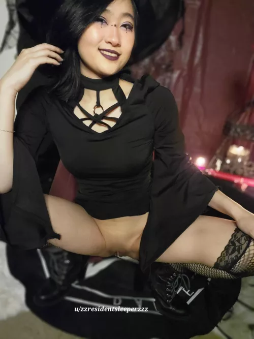 Can I ride your stick? 😏🧹