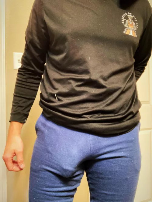Can’t help but love tight pants right now.