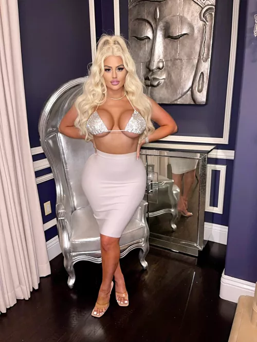 Do you like my outfit?