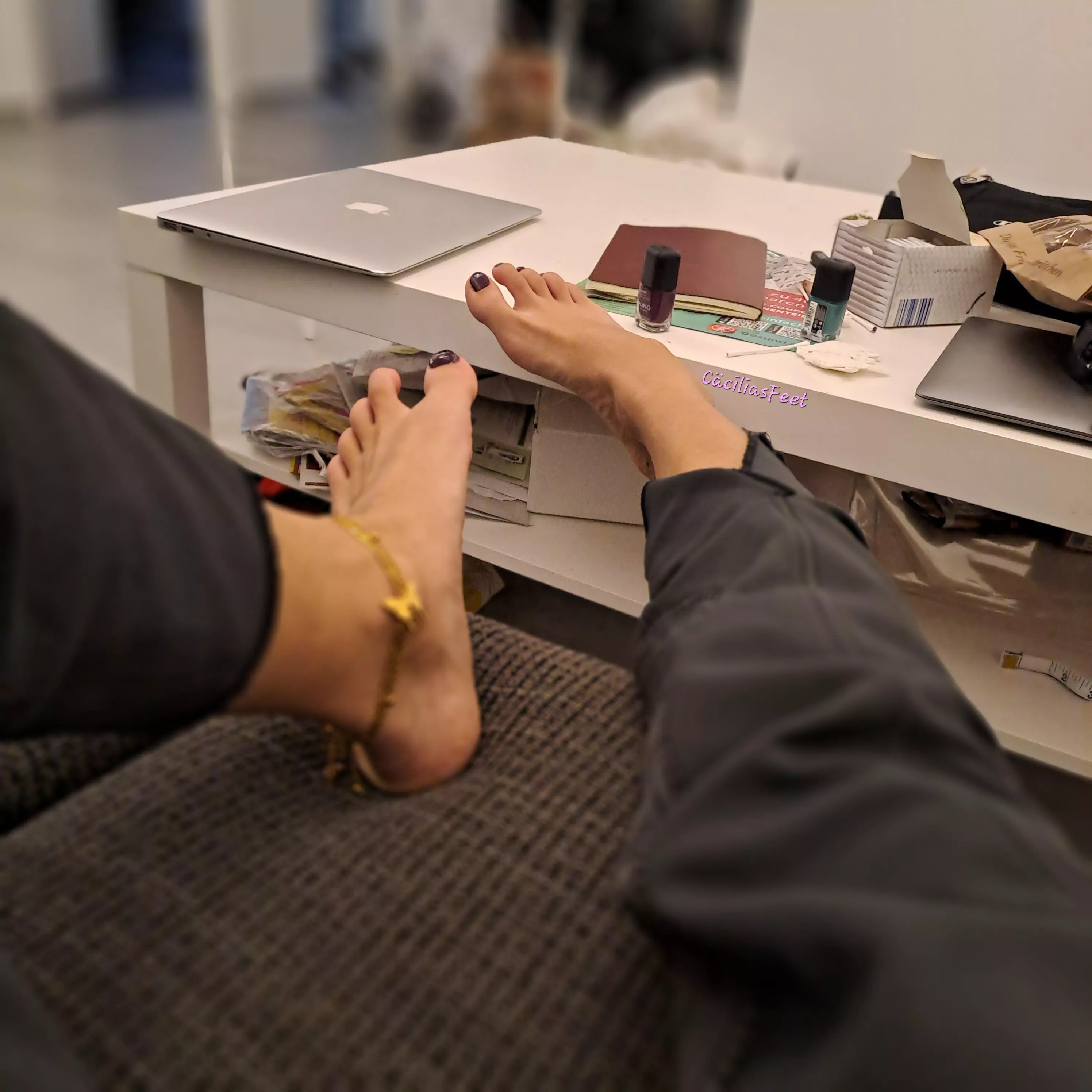 Do you want more of my size six feet? I like the combination of dark nail polish and a gold anklet ;)