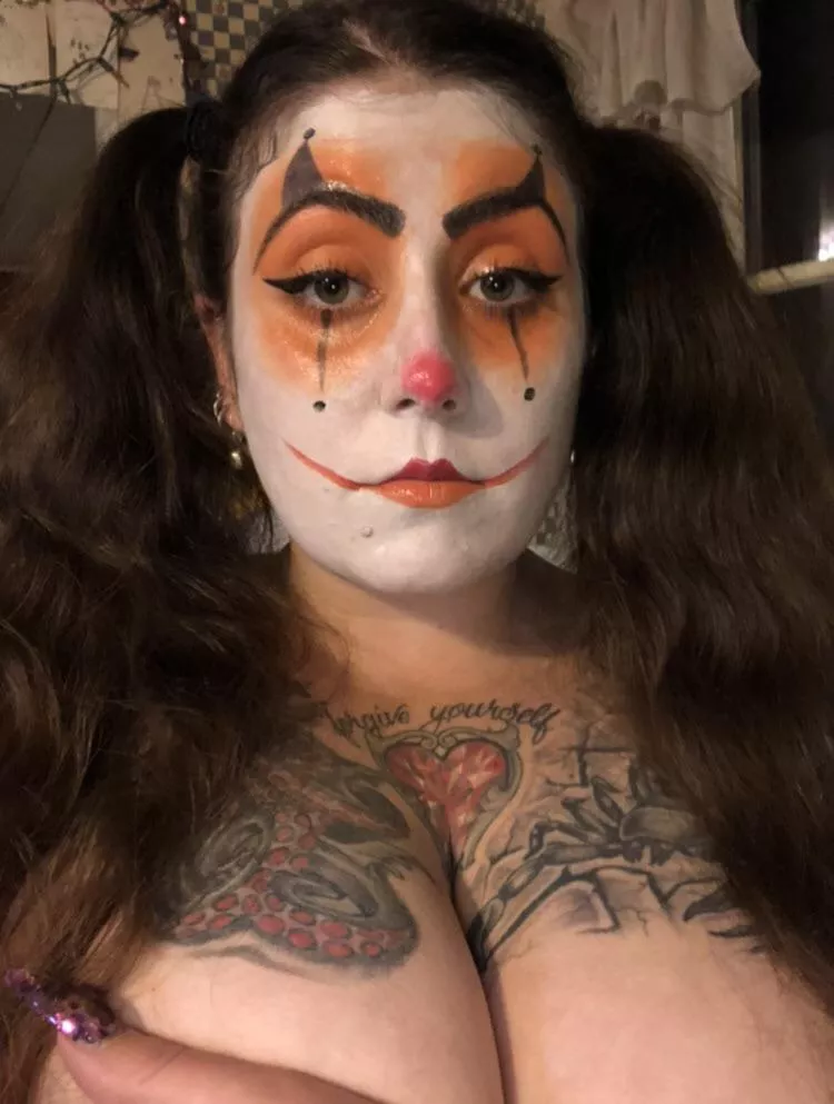 Don’t I smell like a check with money on it? 💰