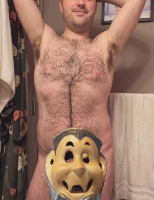 Feeling a little fangy 🧛🏼‍♂️