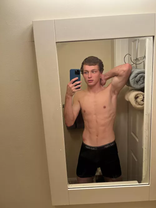 Feeling myself on this rainy Monday 🥲❤️