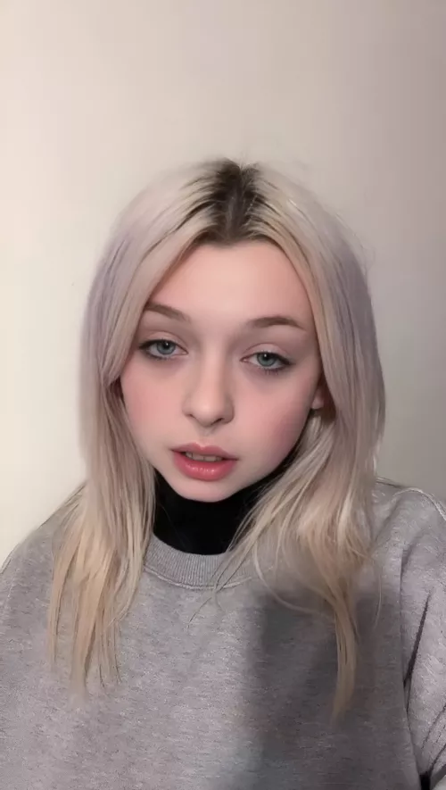 First time posting my face on here haii <3 💞💞