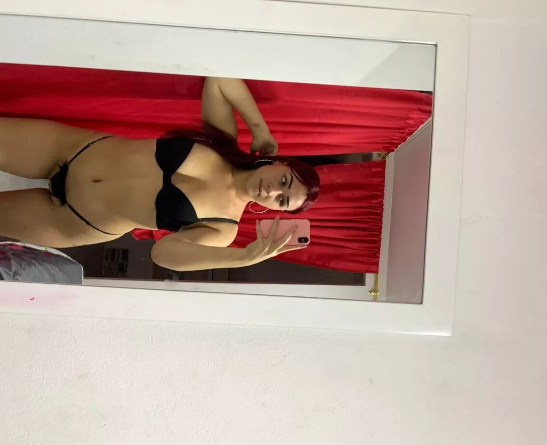 Friendly reminder to have ME as breakfast😋