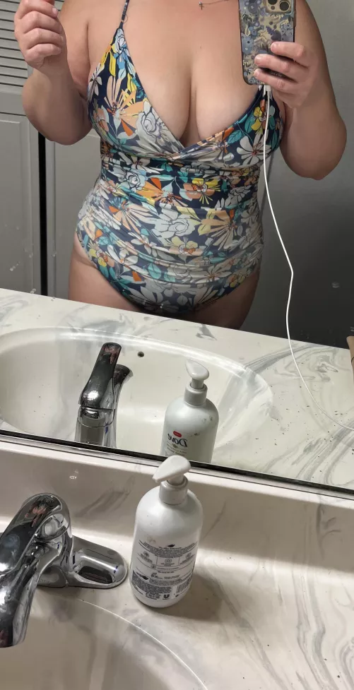 Getting some mama spa time this morning