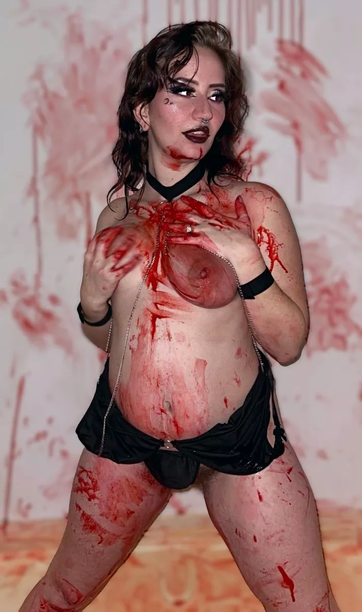 happy halloween 😈👅