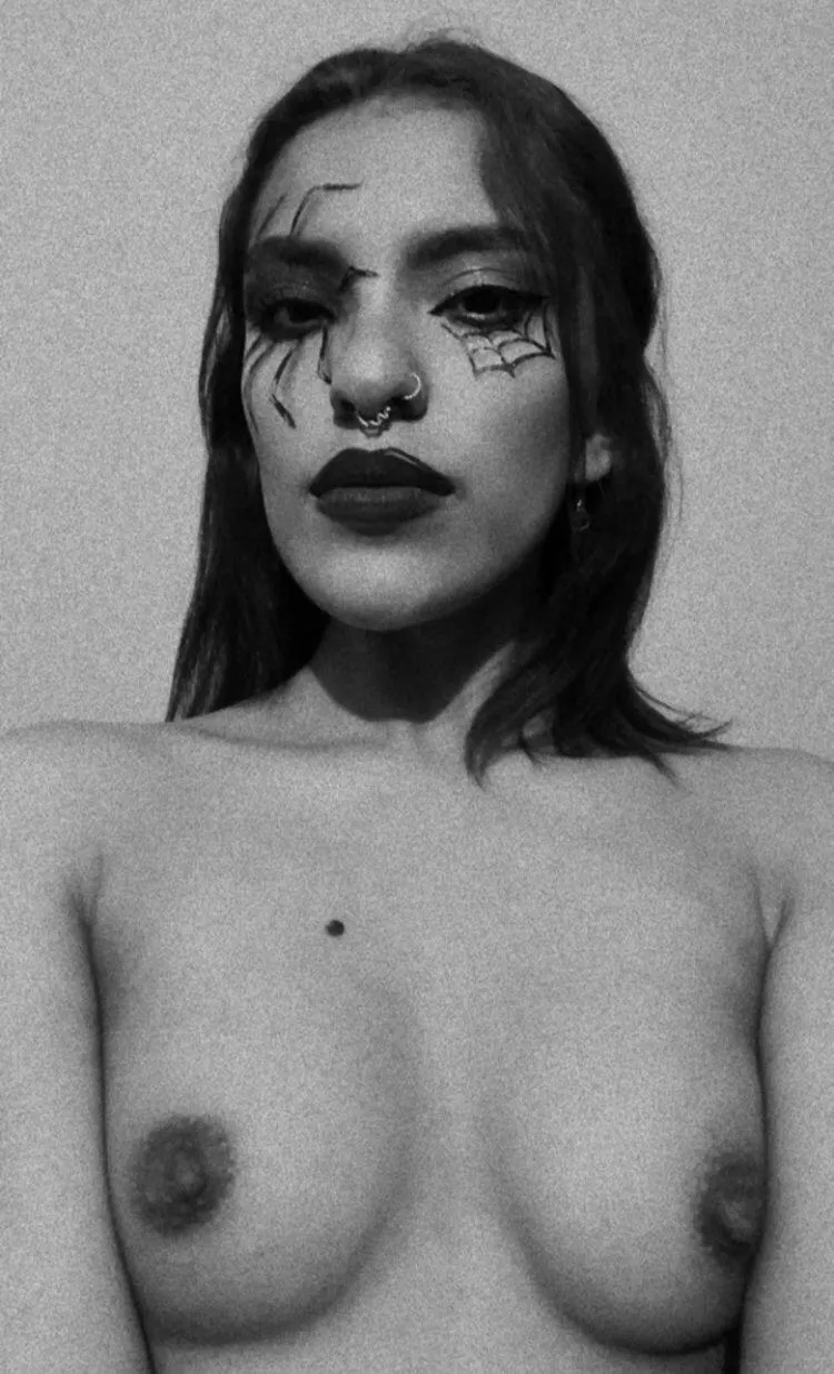 Happy Halloween 👻 Free OF link in Komments! ❤️👇