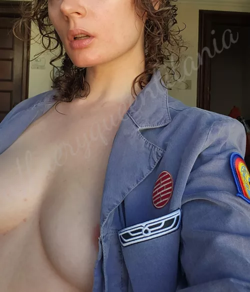 happy halloween from the last survivor of the Nostromo