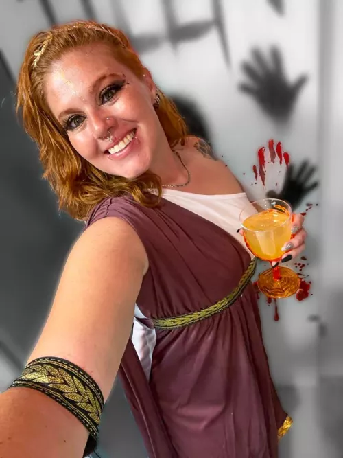 Happy Halloween from your favorite ginger 🧡🎃