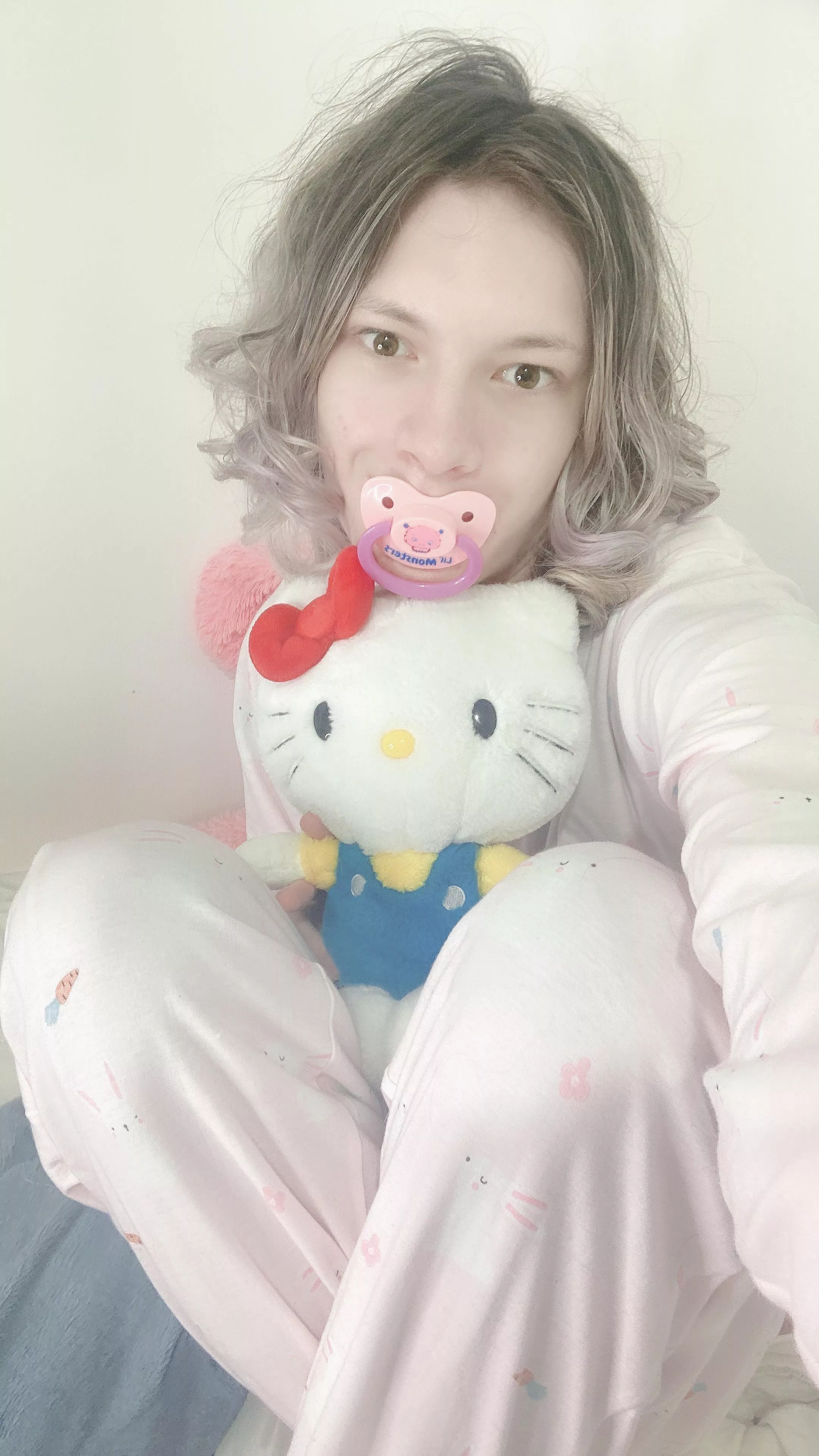 Happy hello kitty day!!!! Happy birthday hello kitty!! (★≧▽^))/☆