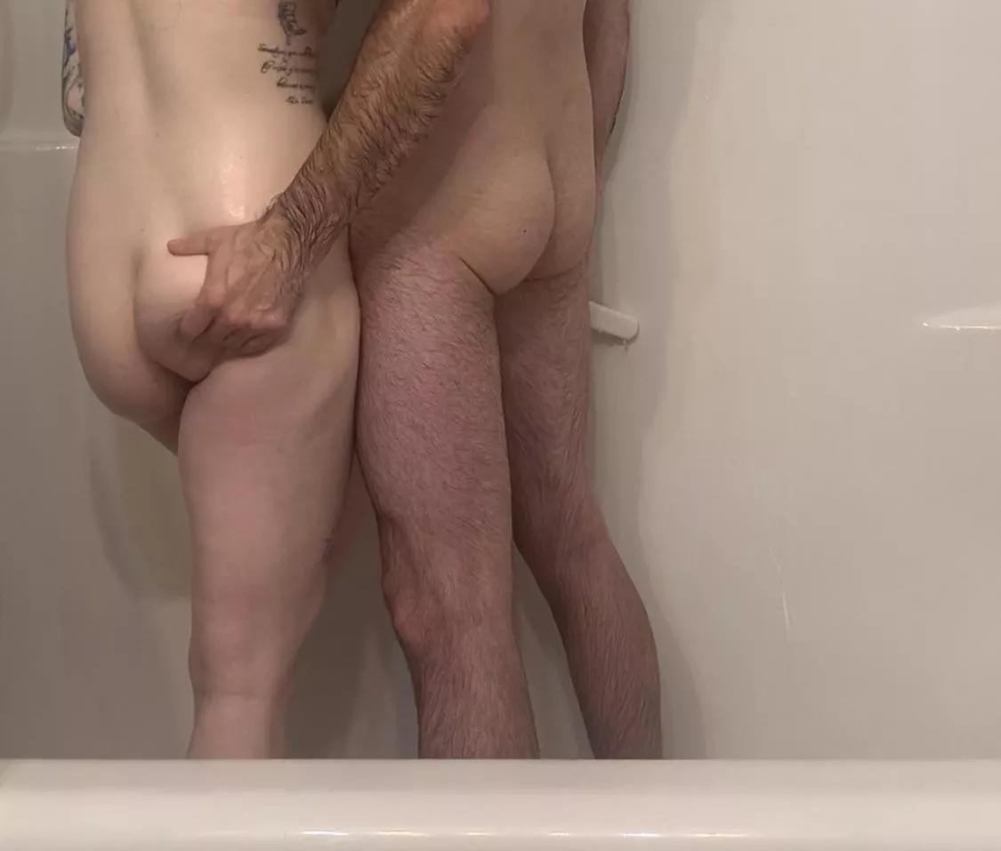 Happy Monday! Did you have a good weekend? My weekend was a little spicy 😏 (m/f)