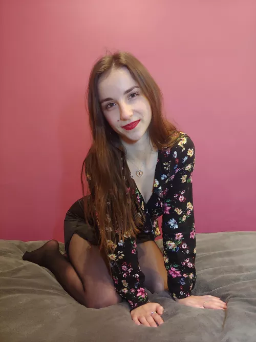 hello guys, am I pretty in this tights? [F]