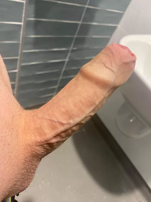 Here’s my uncut Aussie cock