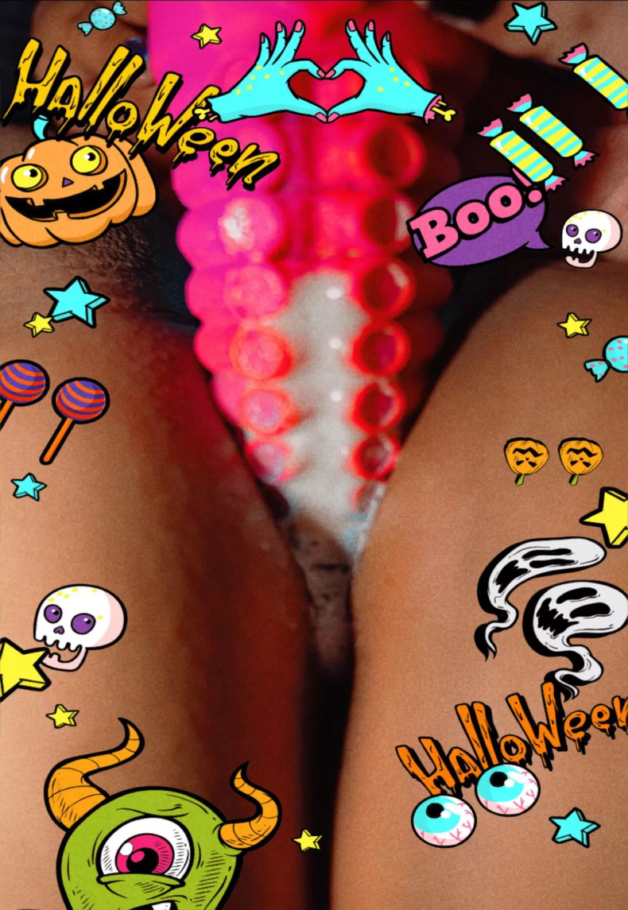 Hope everyone had a good Halloween, have a naughty little treat. 🍬