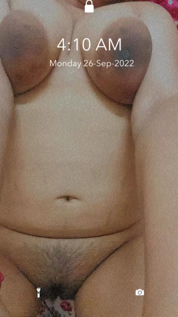 Hubby not at home, feeling horny!