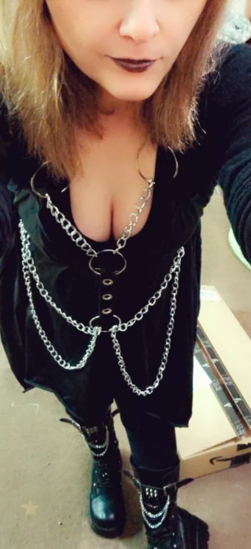 I would love to feel a cock between my tits right now 💋💋