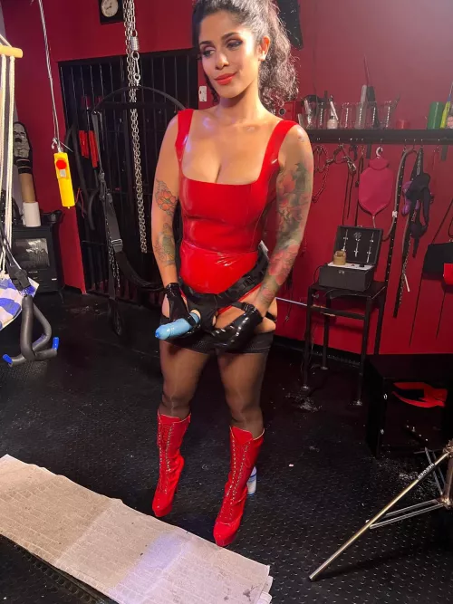 I'll edge your sissy clit for the last time this locktober😈