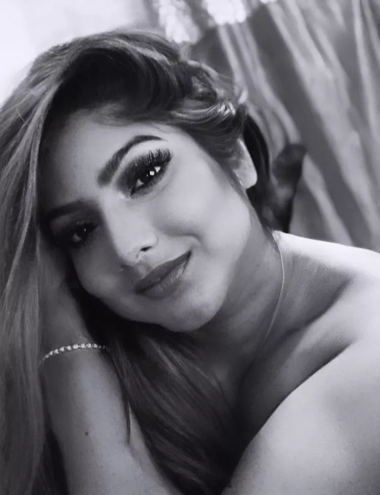 It’s a black and white kind of day today 🖤🤍