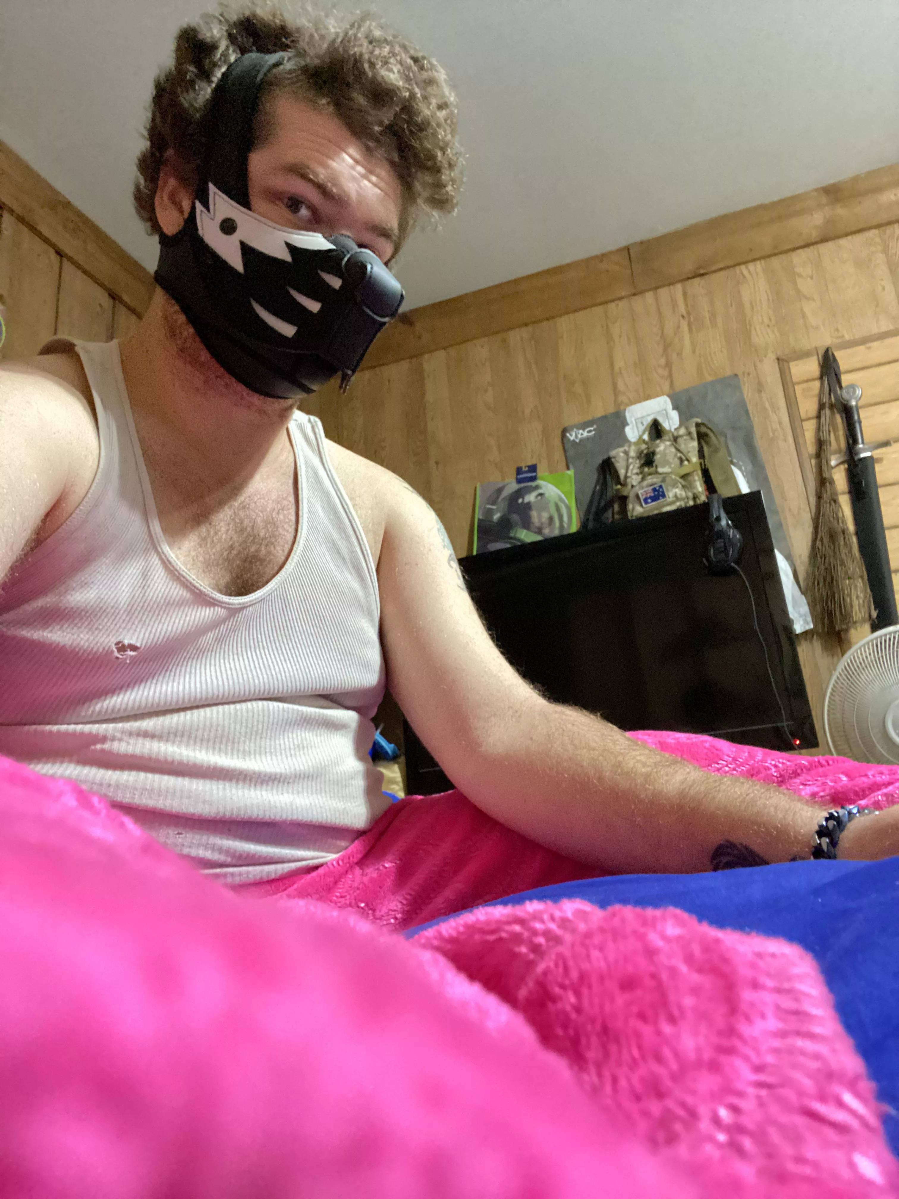 Just sittin’. What you doing?