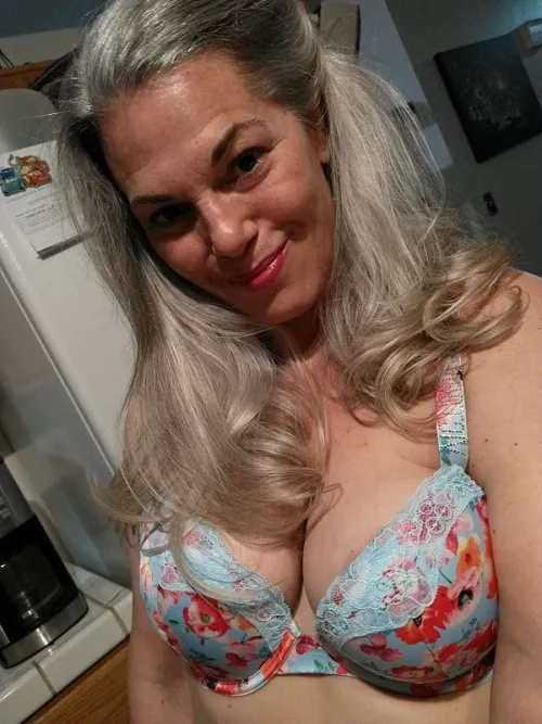 Just trying on a new bra😍 48(F)