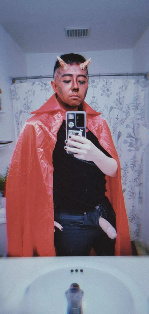 Late post but Happy Halloween my little devils 😈