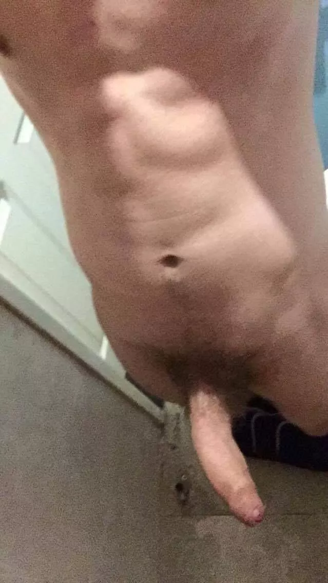(m) first post here. hopefully not gonna get slaughtered lol